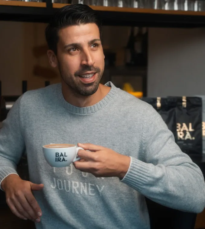 Khedira disfruta de su nueva faceta como maestro cafetero (Foto: @sami_khedira6).