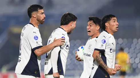 Los jugadores de Independiente, a puro festejo.