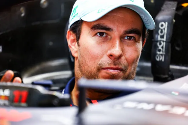 Checo Pérez espera su oportunidad para volver a la F1.