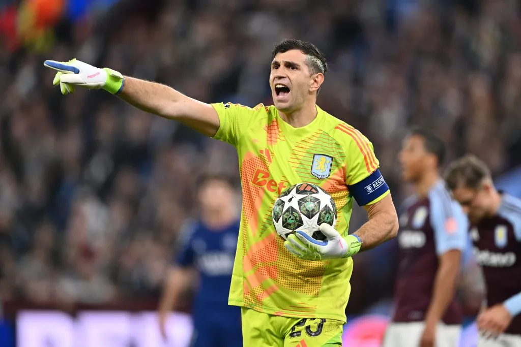 Ni Dibu, ni nadie: en Aston Villa no hay intransferibles ante una buena oferta.