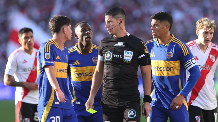 Luis Advíncula no jugará los octavos de final del Torneo Apertura entre Boca y Lanús: el motivo