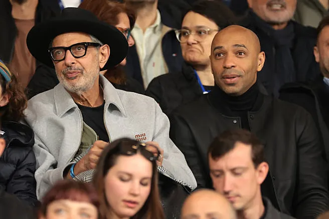 Thierry Henry suele decir presente en los partidos del Arsenal como fanático