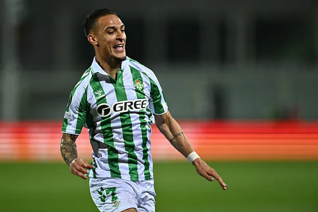 Antony podría ser campeón de dos competiciones esta temporada.