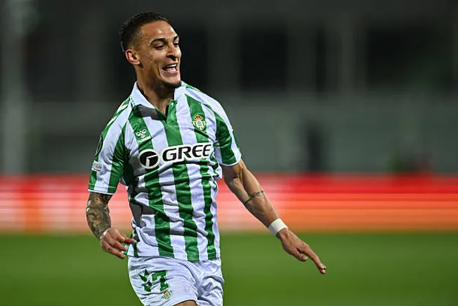 En Betis, Antony mostró destellos del nivel que uno esperaba de él.