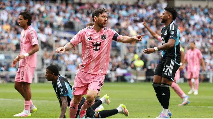 Leo Messi convirtió en la derrota de Inter Miami y se acerca a los 900 goles: así está la carrera goleadora con Cristiano Ronaldo