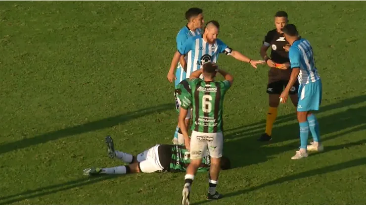 No apto para impresionables: la brutal lesión de un jugador de Nueva Chicago en la Primera Nacional