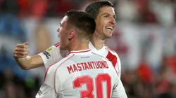 El festejo de Nacho Fernández y Franco Mastantuono. (Getty)