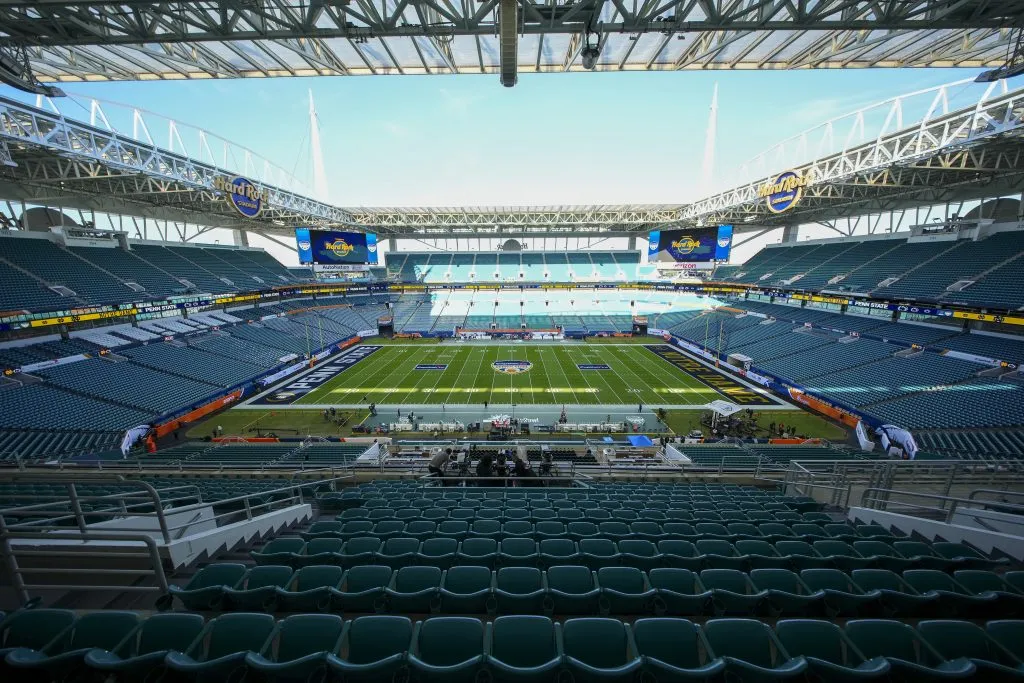 El Hard Rock Stadium, en la previa a un partido de futbol americano universitario. (Getty Images)