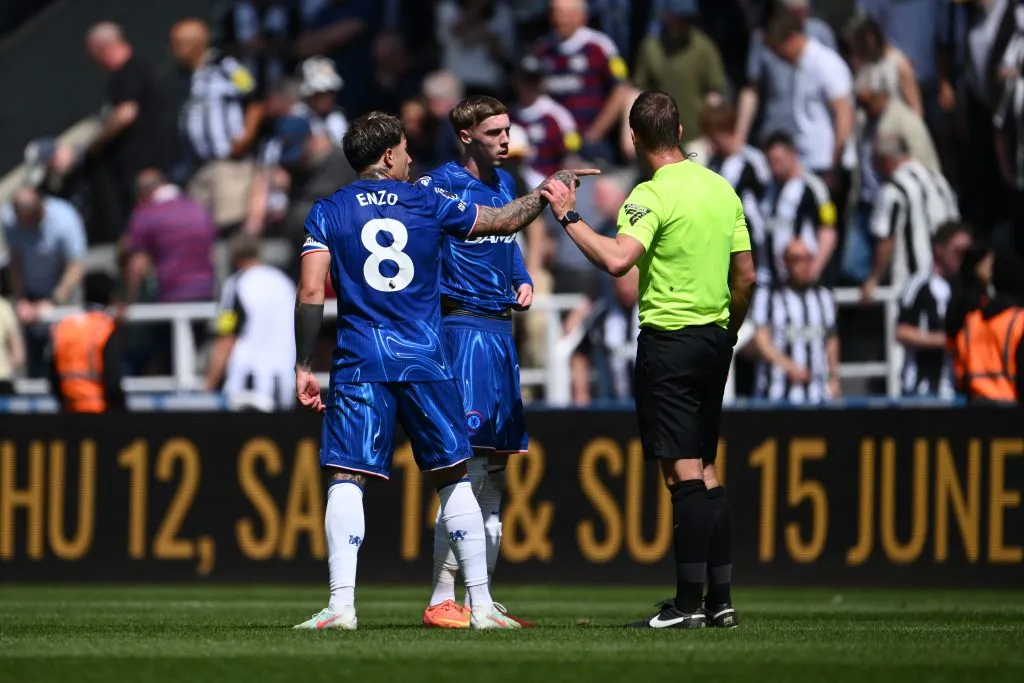 Enzo Fernández es uno de los cuatro jugadores de Chelsea con más tarjetas amarillas.
