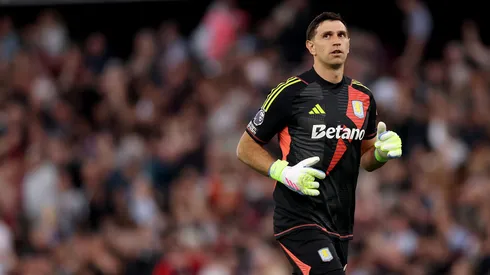 Dibu Martínez se irá de Aston Villa y la IA pronosticó 5 gigantes de Europa que lo podrían fichar