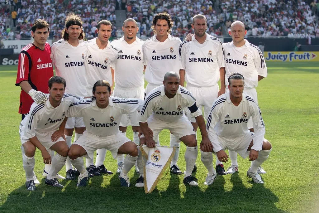 El equipo de Real Madrid en 2005, en el que destacan Zinedine Zidane, Ronaldo Nazário, Roberto Carlos, David Beckham e Iker Casillas. (Getty Images)