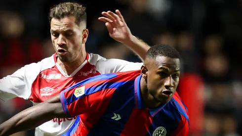 Argentinos y San Lorenzo se enfrentan en La Paternal.