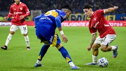 Santiago Montiel ante Boca.