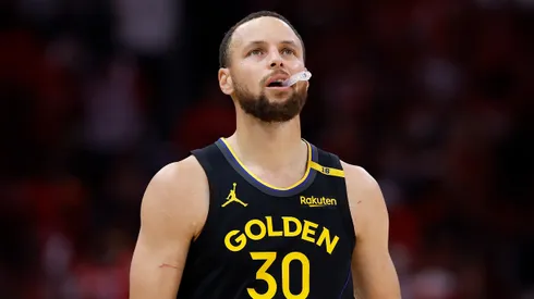 Mientras LeBron James cobra 133 millones, esto gana Stephen Curry en la NBA