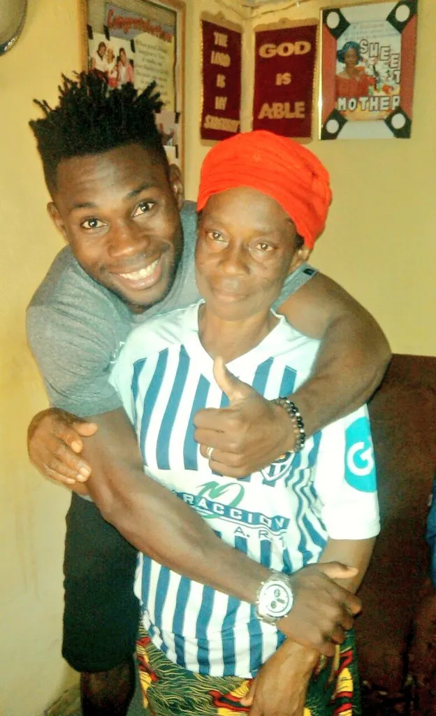 Félix junto a su madre, quien siempre lo alentó a cumplir sus sueños. (Foto: @FelixOrode).