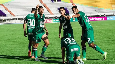 Centurión celebra su primer gol en Oriente Petrolero.