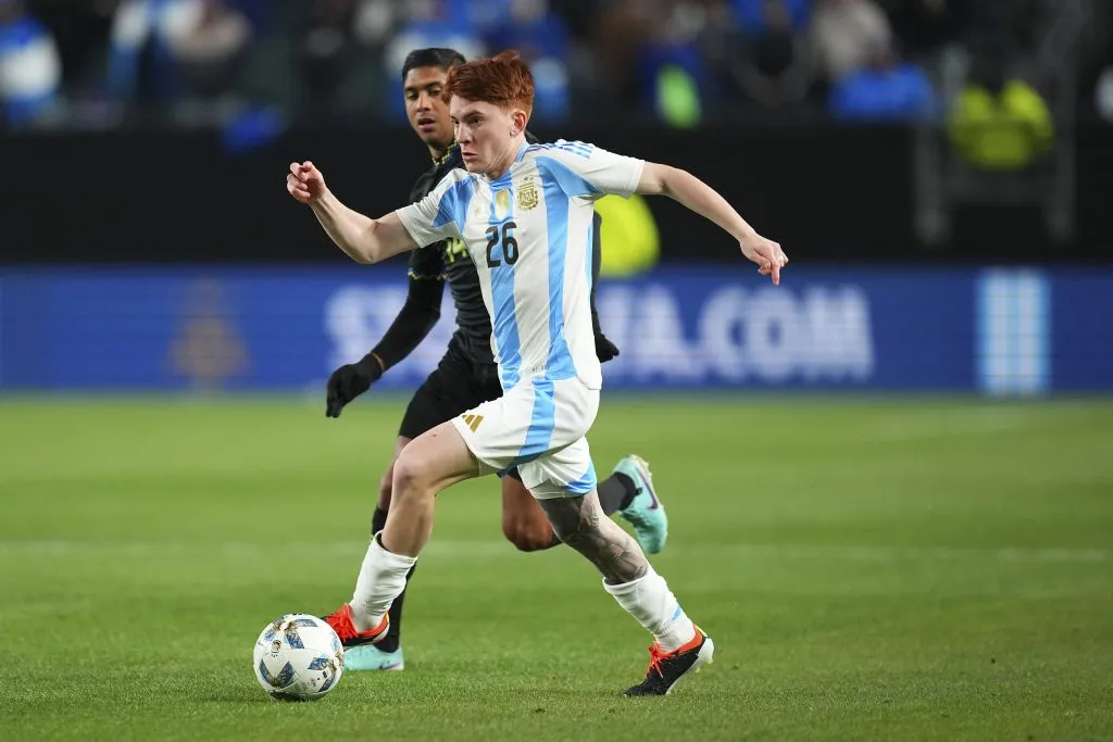 Valentín Barco en su debut con la Selección Argentina en un amistoso ante El Salvador. (Getty Images)