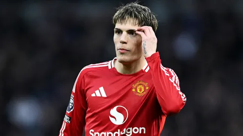 Alejandro Garnacho en un partido de Manchester United.