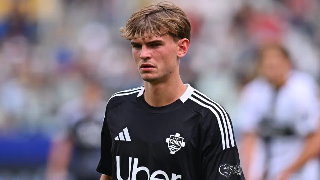 Tottenham va por Nico Paz.