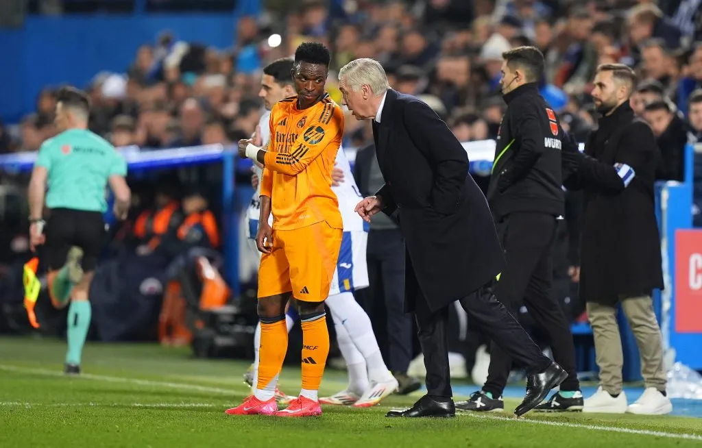 Vinicius y Ancelotti, una dupla que le dio alegrías al Madrid (Getty Images).