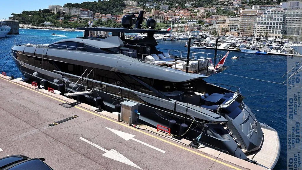 El nuevo yate de Verstappen, de 12 millones de dólares (@tgruener).