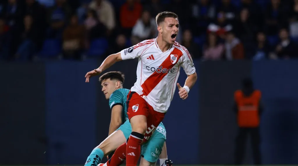 Giuliano Galoppo pelea por un lugar.