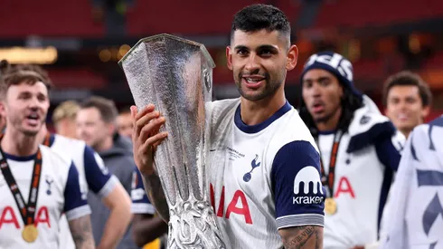 Incertidumbre sobre el futuro de Cuti Romero en Tottenham tras ganar la Europa League