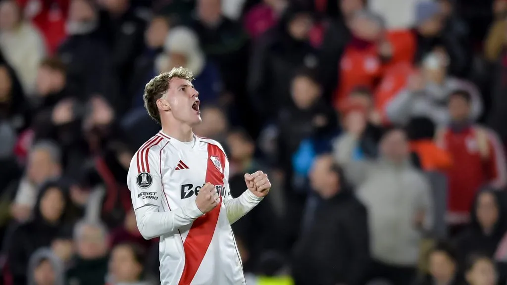 Facundo Colidio con la camiseta de River.