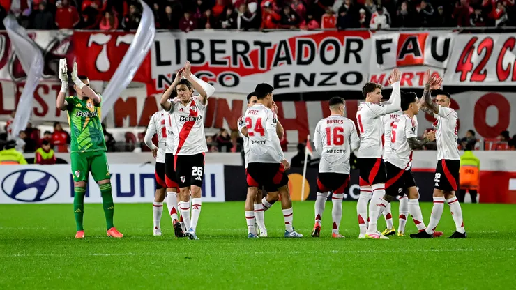 Jugador x Jugador de River vs. Universitario