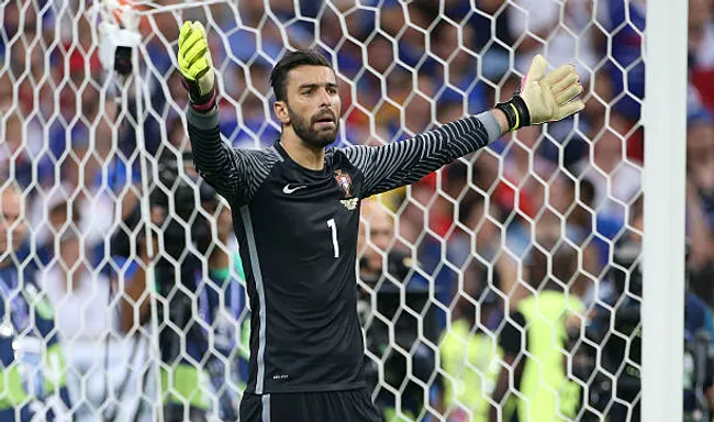 Es recordado por su actuación en la EURO 2016 de Portugal, donde tapó un penal en cuartos vs. Polonia.