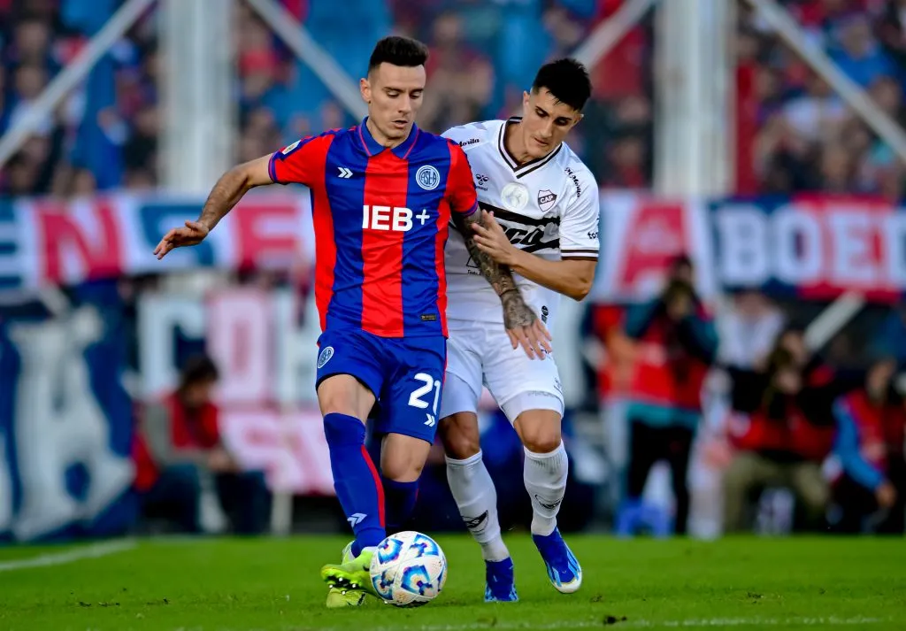 Malcom Braida ante Platense, en su último partido con San Lorenzo. (Getty Images)