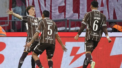 El festejo de Guido Mainero, autor del gol de Platense ante Huracán. (Getty)