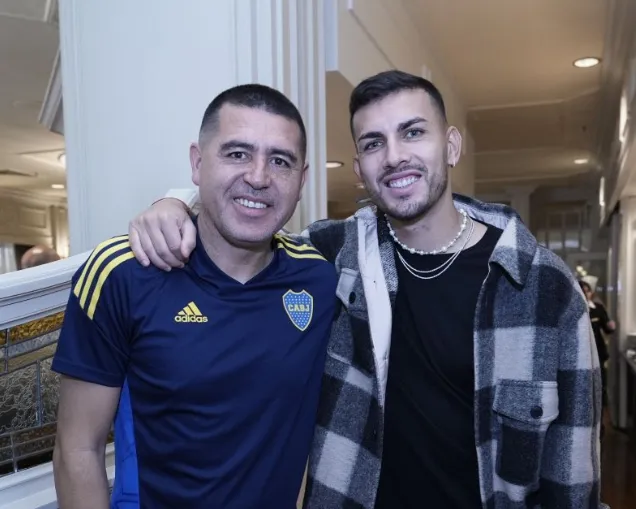 Juan Román Riquelme y Leandro Paredes el día del partido despedida del ídolo de Boca.