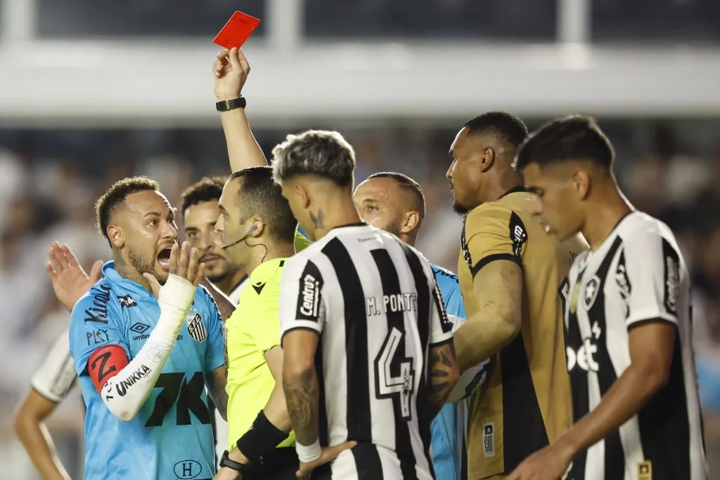 Neymar fue expulsado el último domingo ante Botafogo.