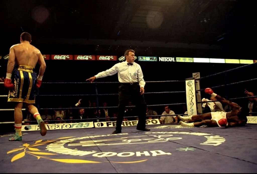 Vitali Klitschko lo noqueó en el que fue su último combate de título mundial.