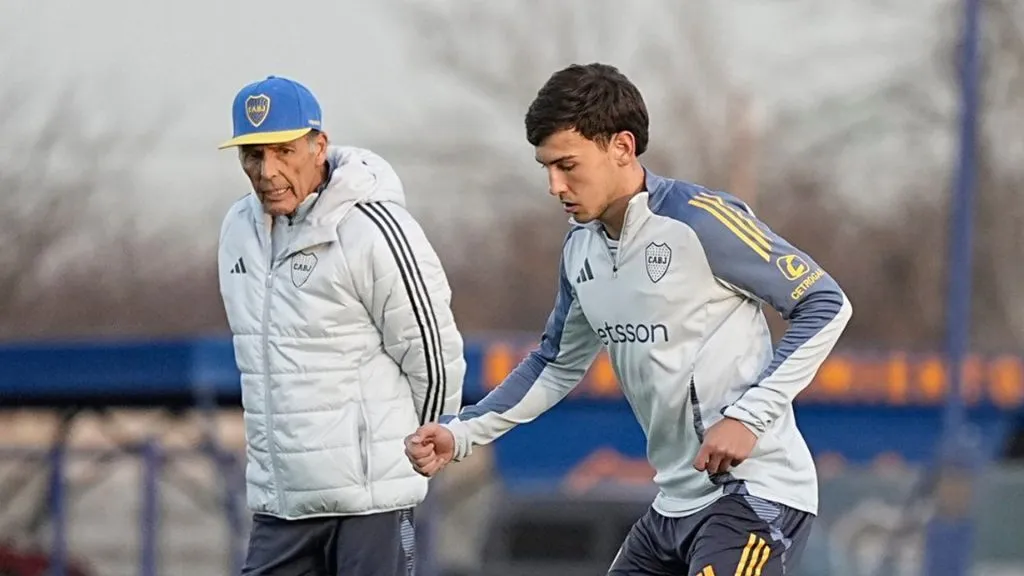Miguel Ángel Russo junto a Lucas Blondel en la práctica. (Foto: Prensa Boca)