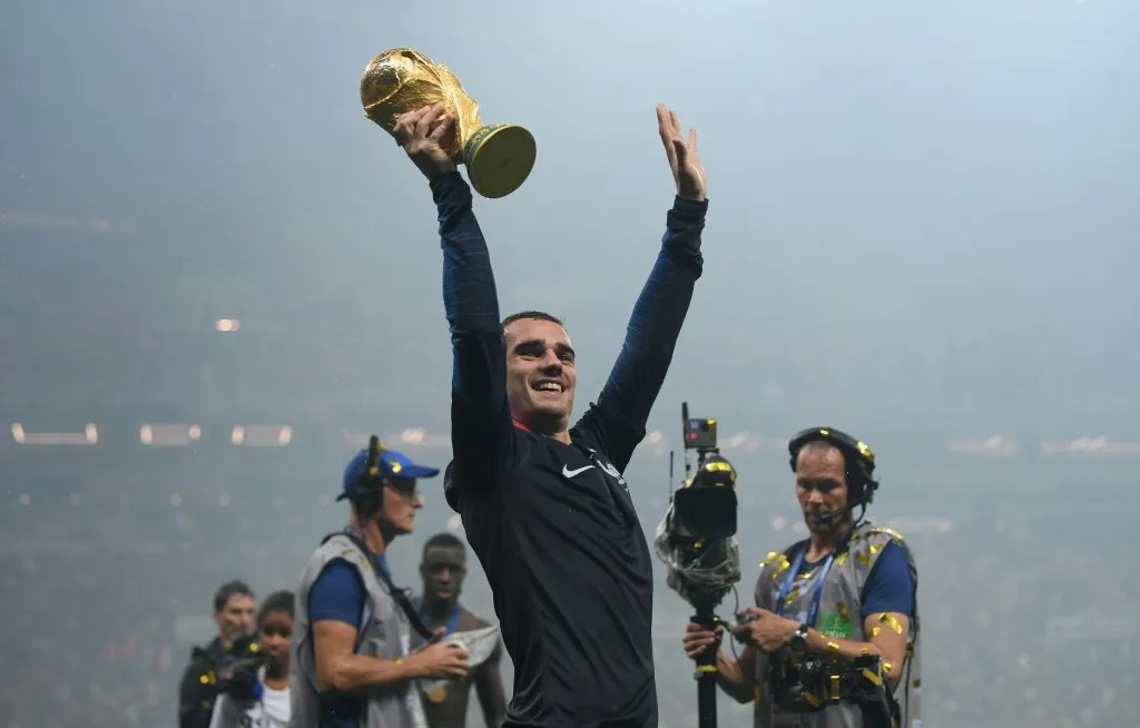 Antoine Griezmann con la Copa del Mundo en 2018. (Foto: Getty).