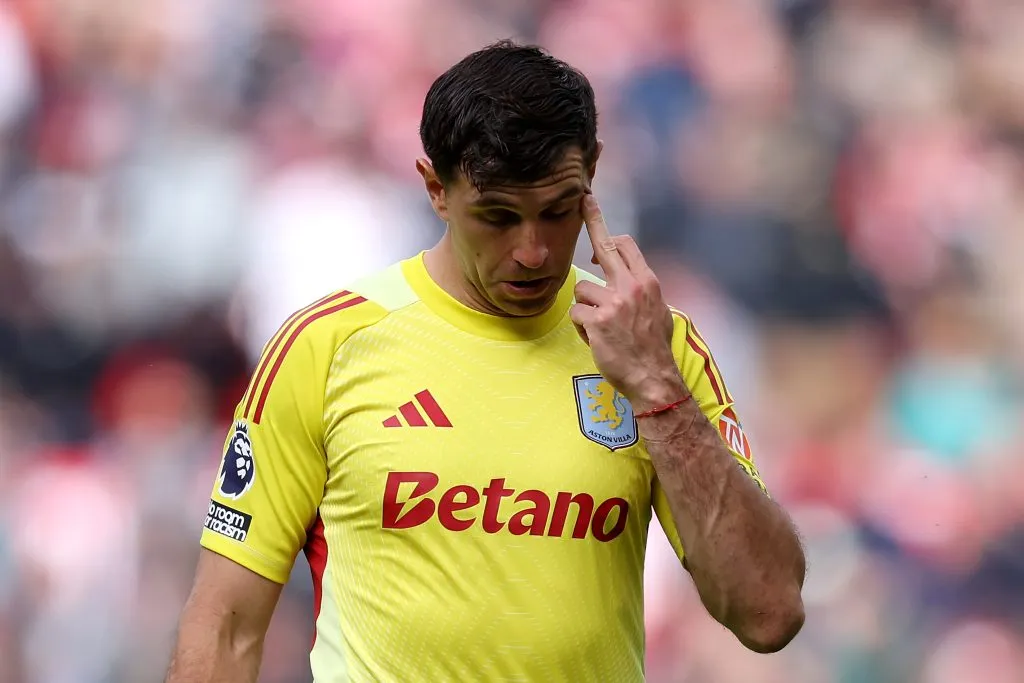 Dibu Martínez tiene contrato con Aston Villa hasta 2029 y una cotización estimada en 20 millones de euros.