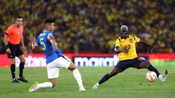 Casemiro y Moisés Caicedo en Ecuador vs Brasil por Eliminatorias Sudamericanas. (Getty Images)
