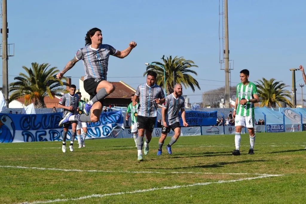 Se retiró a los 41 años, aunque lo tentaron para volver. Su último club fue Unión de Sunchales. Foto IG.