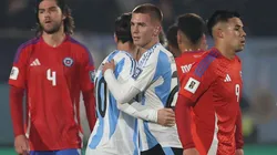 Mastantuono abraza a Messi tras la victoria de Argentina