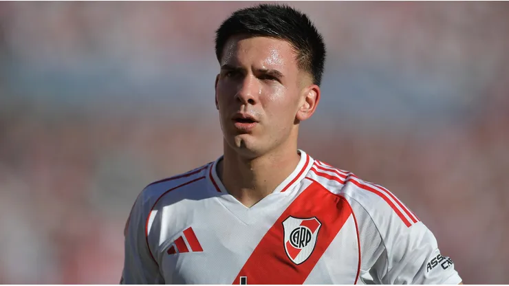 Los 5 refuerzos que la Inteligencia Artificial le recomendó fichar a River con el dinero de Franco Mastantuono