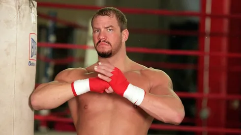 Lo compararon con Mike Tyson, fue campeón mundial, peleó con Rocky Balboa y su muerte todavía genera polémica