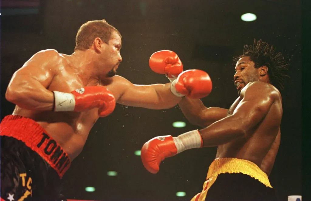 Perdió ante Lennox Lewis su última pelea de título mundial.