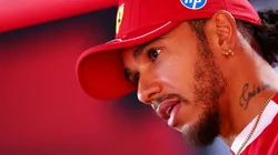 Lewis Hamilton urge a Ferrari a tomar una decisión