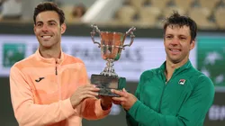 Horacio Zeballos y Marcel Granollers, campeones de Roland Garros 2025. (Getty Images)