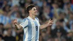 Julián Álvarez suma dos goles en sus últimos dos compromisos con Argentina.