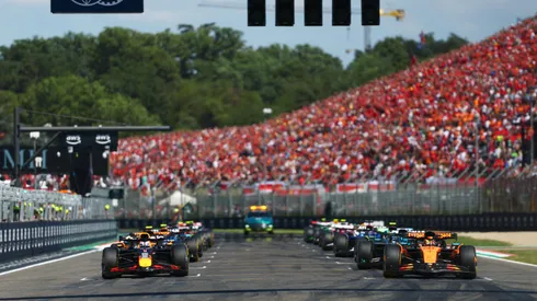 La largada en Imola en 2025.