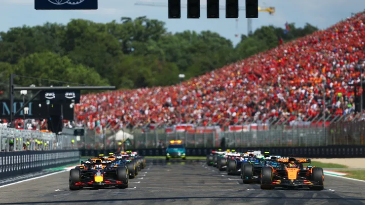 La largada en Imola en 2025.
