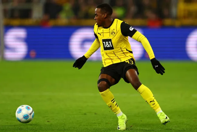 Jamie Bynoe-Gittens tiene una gran versatilidad en el ataque.